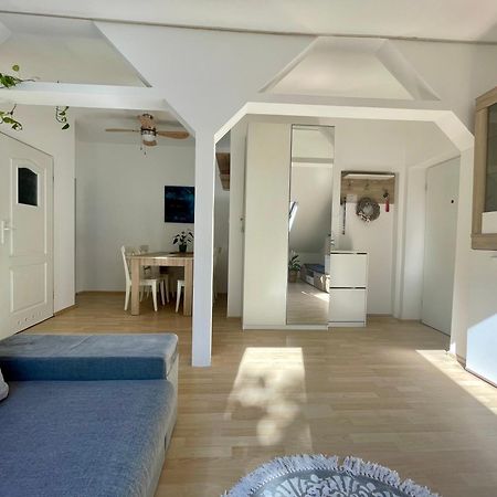 Loft Art Apartment Гдыня Экстерьер фото